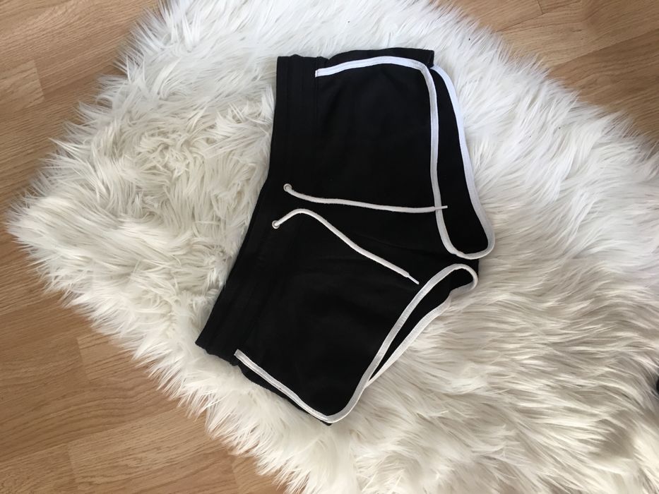 Czarne spodenki rozmiar S