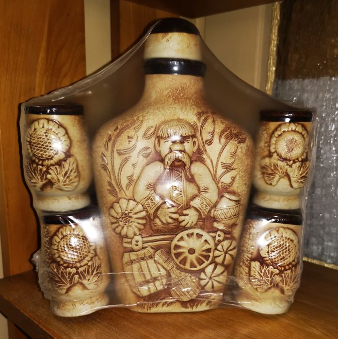 Karafka butelka plus 6 kieliszków, zestaw ceramiczny