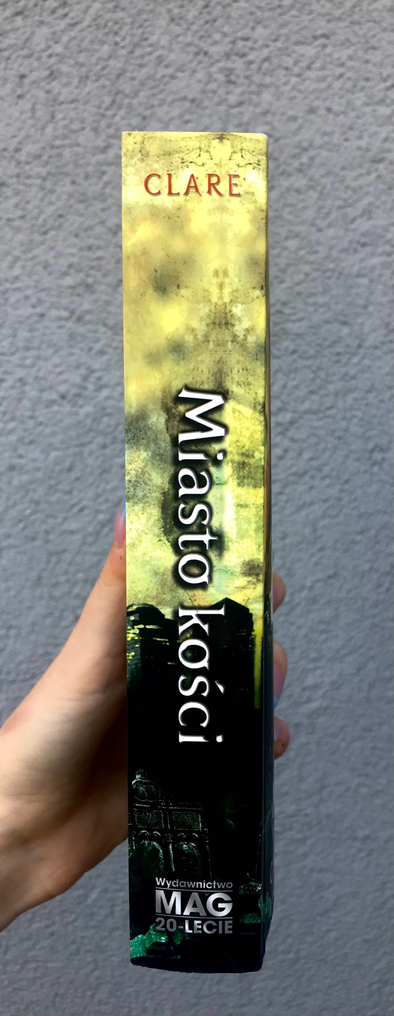 Miasto kości- Cassandra Clare (Dary Anioła tom 1)