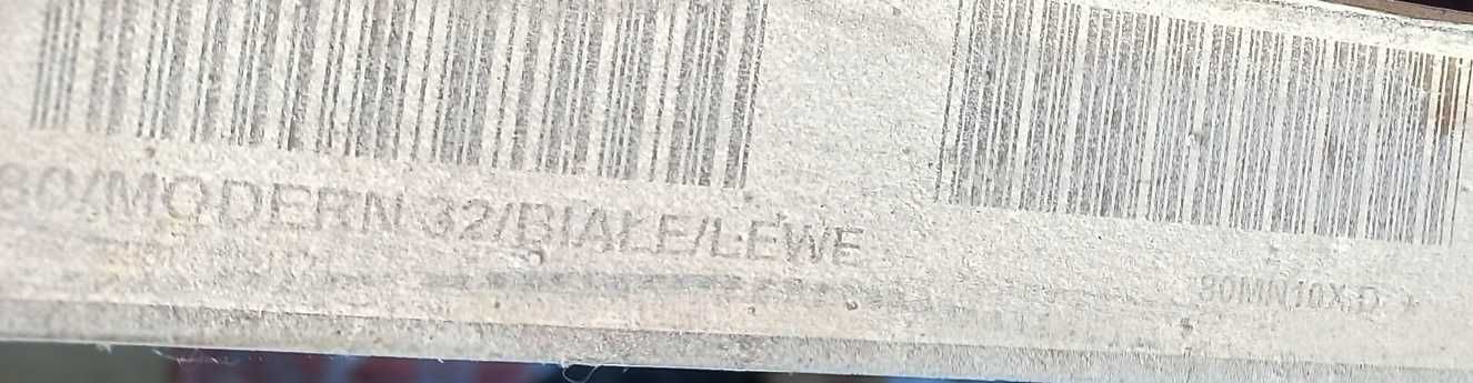 Białe drewniane prawe 80 cm / klamka / wkładka