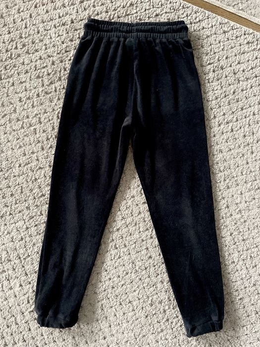 #2 Czarne spodnie welurowe dla dziewczynki r. 134