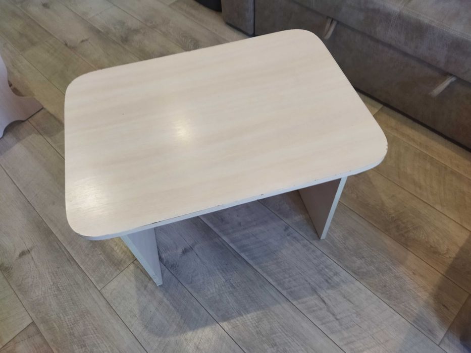 Столик дитячий                       .