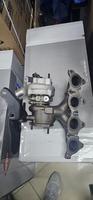 Kolektor wydechowy z turbina Kia Ceed 1.6 tgdi Turbo benzyna