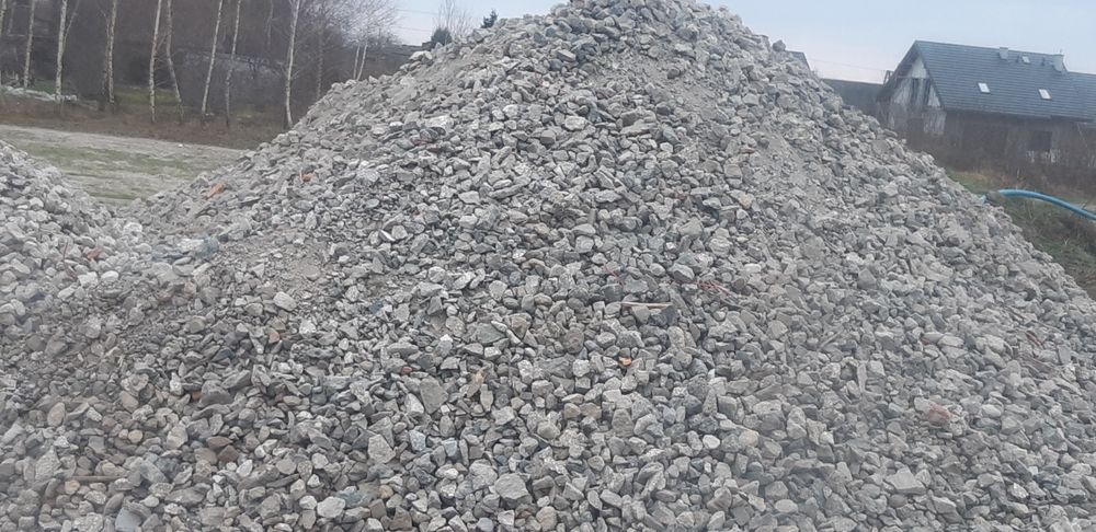 Beton Kruszony z kruszarki Tłuczeń betonowy gruz drobny przekrusz
