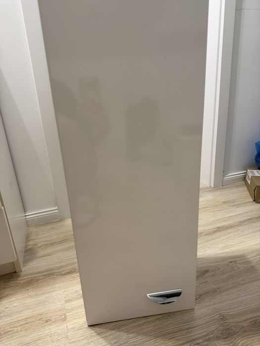 Szafka lazienkowa wisząca połysk