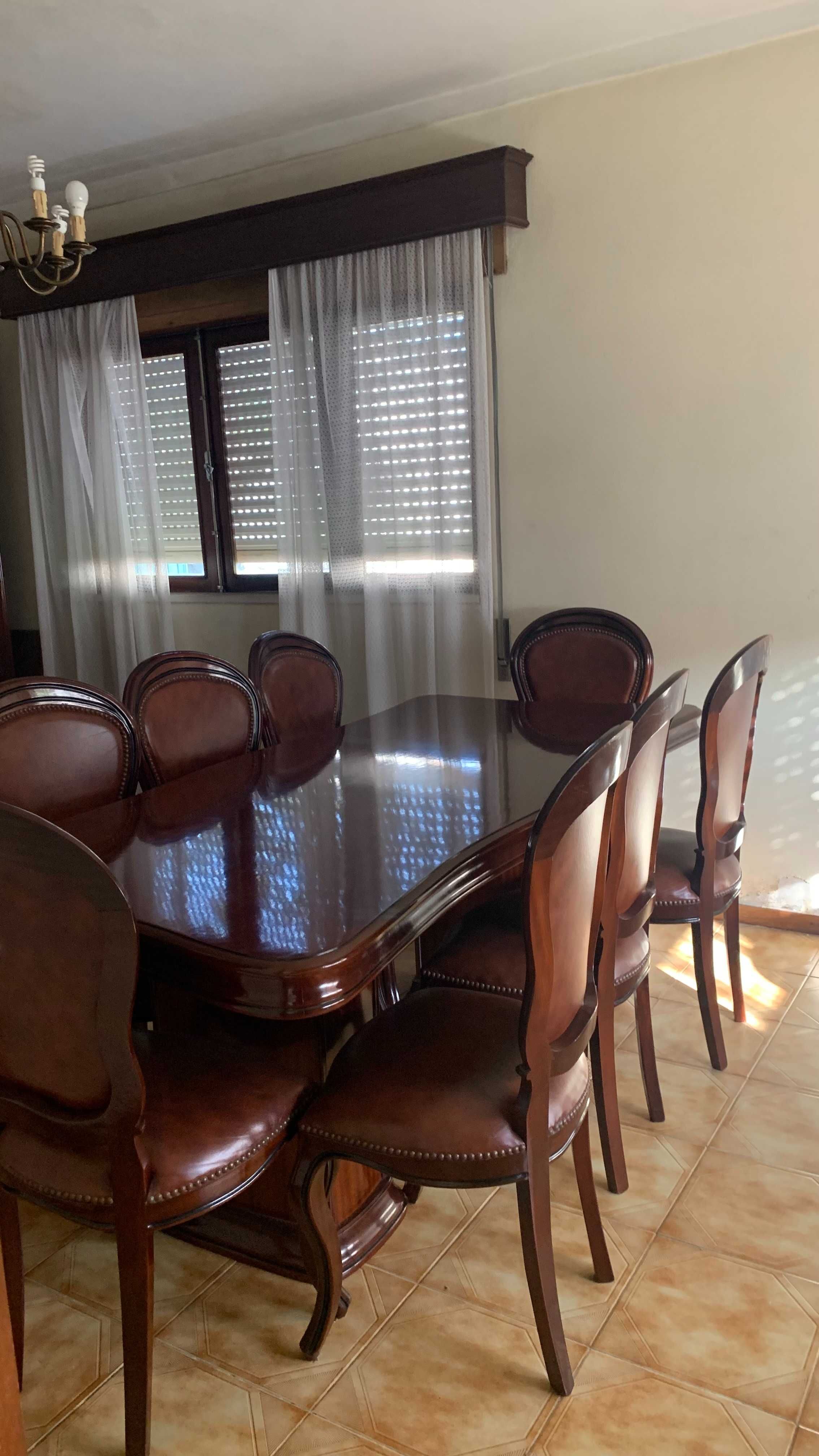 móvel de sala com mesa de jantar com 8 cadeiras