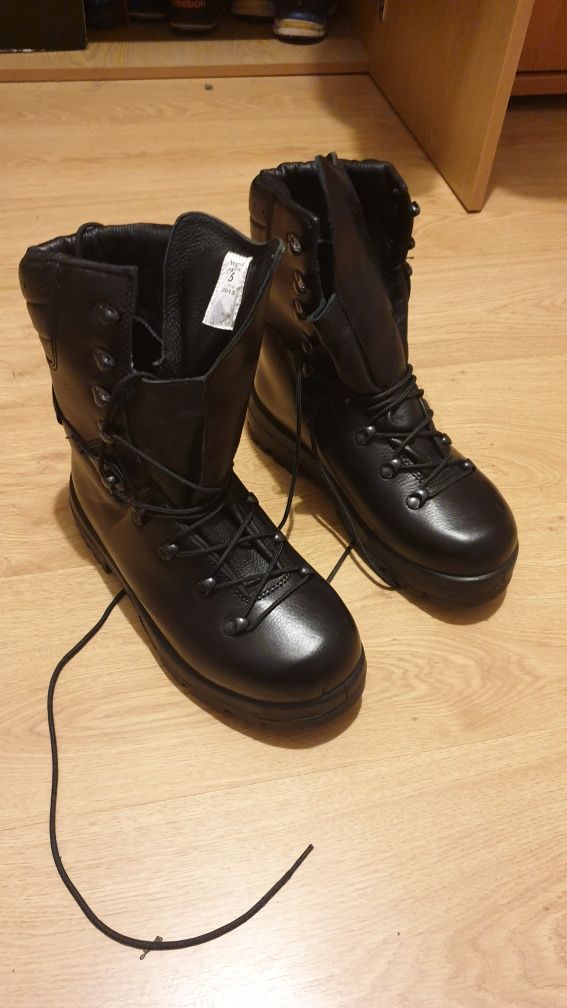 Buty wojskowe zimowe