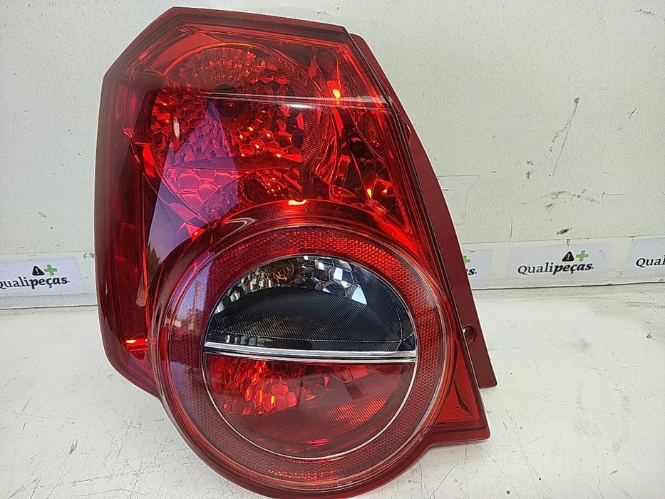 Farolim Tras Esquerdo Painel Stop Chevrolet Aveo / Kalos Hatchback (T2