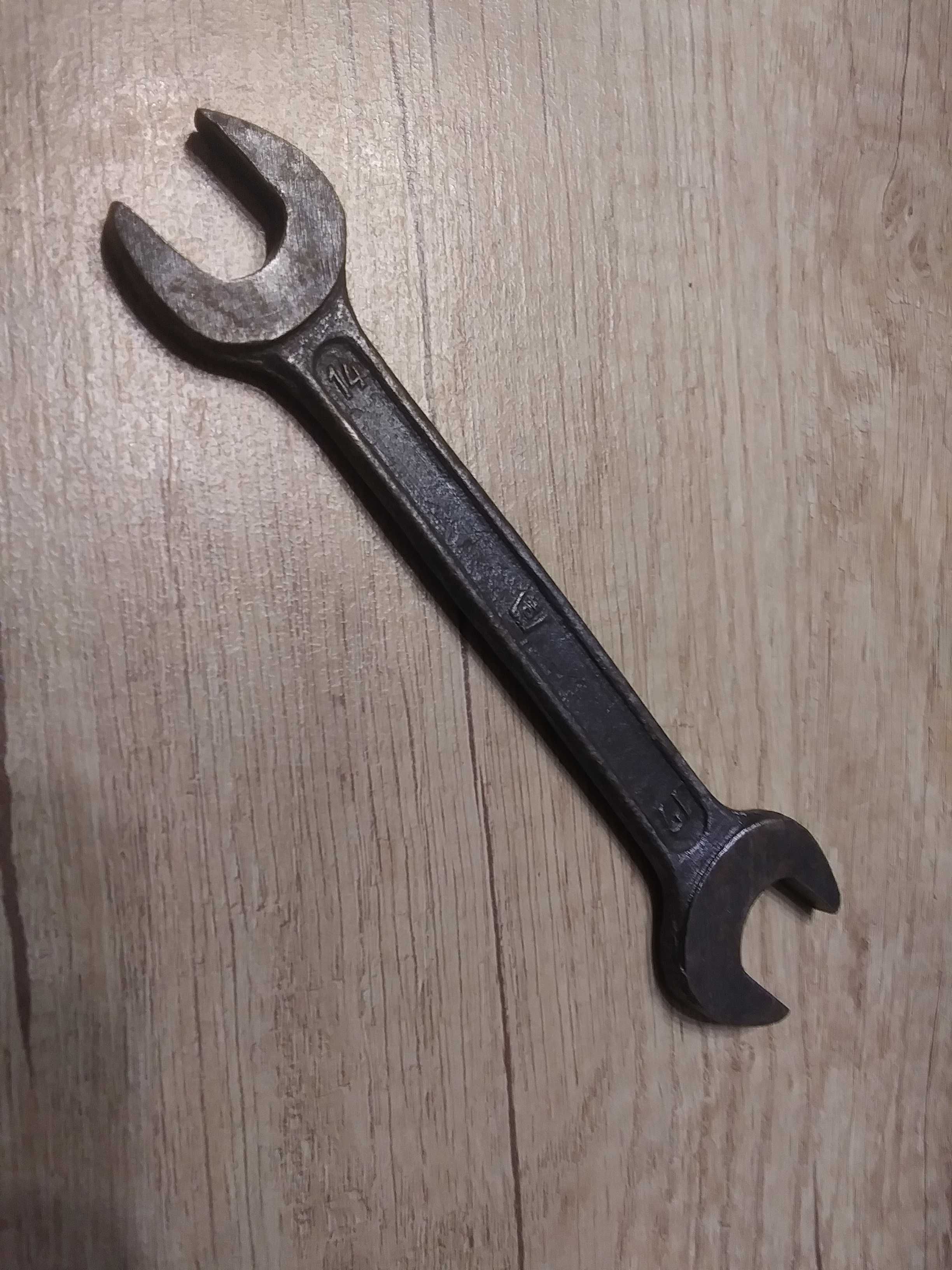 Stary płaski klucz 14 17 porządne stare  narzędzia klucze z PRL