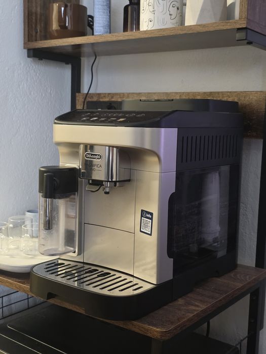 Máquina de Café Delonghi Magnífica Evo