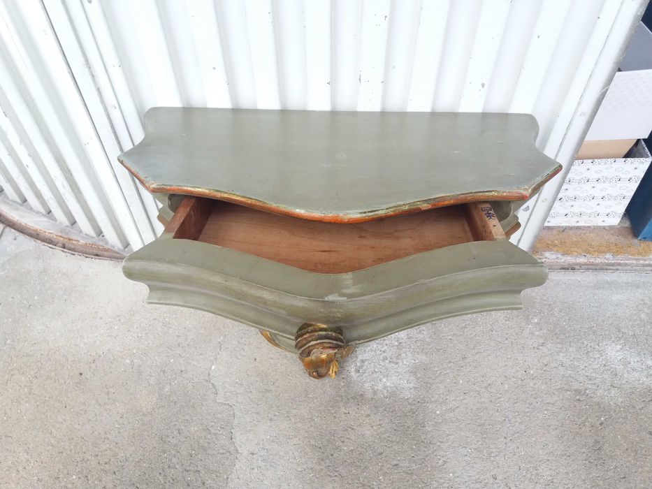 Mísula antiga em dourado tipo caixa de esmolas, perfeito estado