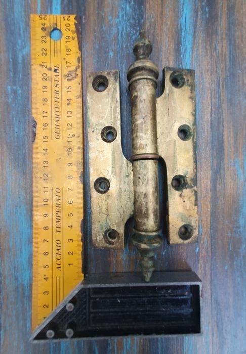 Dobradiças Antigas