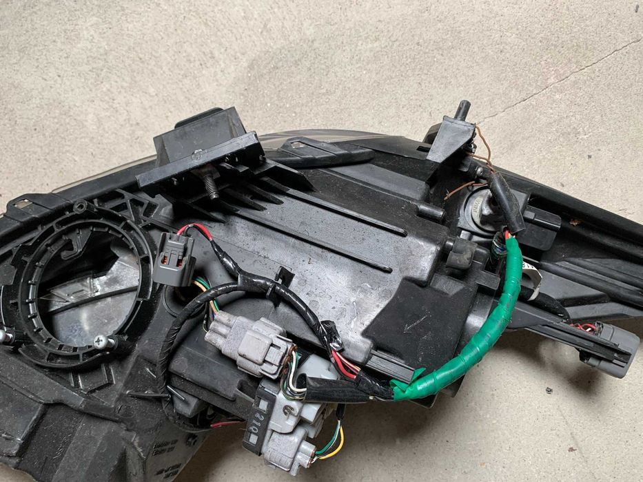 Mazda 3 III LIFT 09-13 XENON lampa przednia lewa