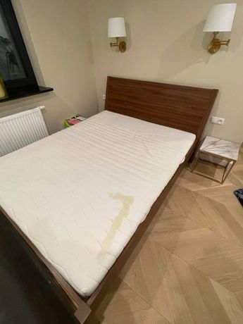 łóżko drewniane z materacem 160x200