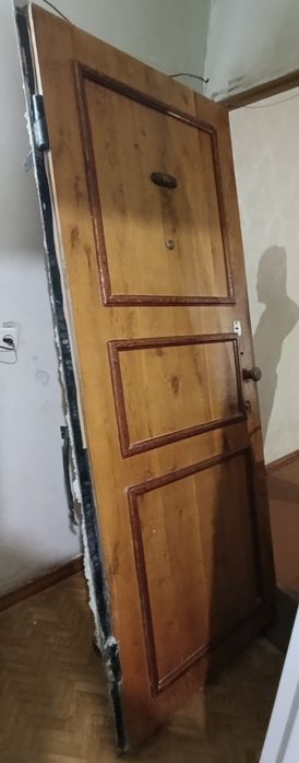 Двері металеві вхідні