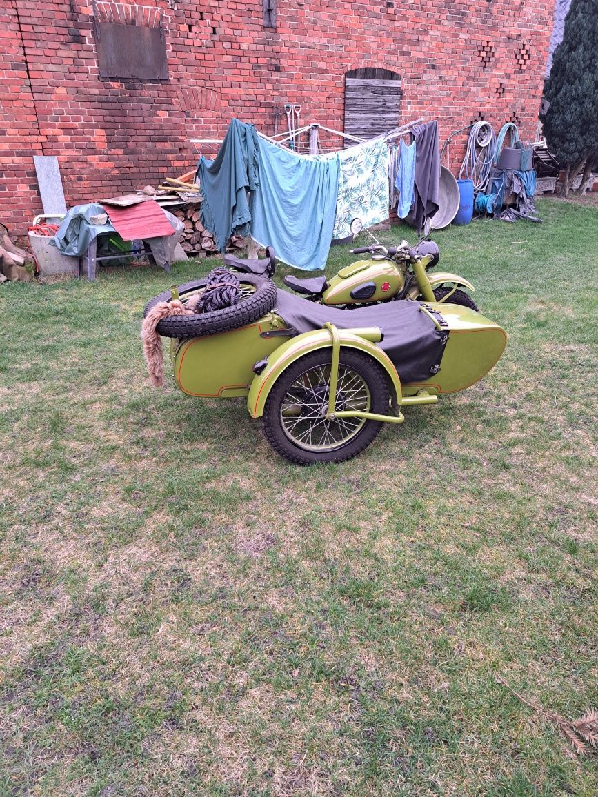 Motocykl z wózkiem bocznym