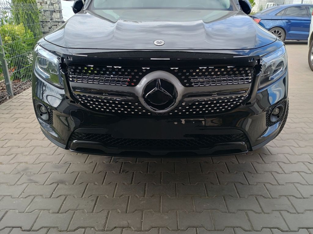 Atrapa  grill  diamont GLB X247 Mercedes