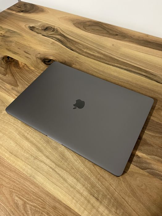 MacBook Pro 16 2019