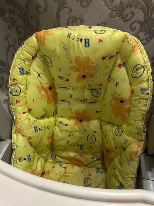 Столик для годування