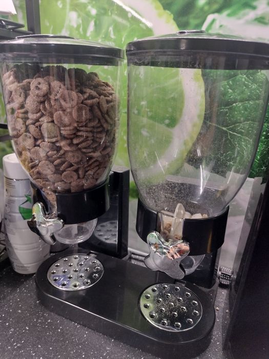 Podajnik płatków dozownik płatki produkty sypkie