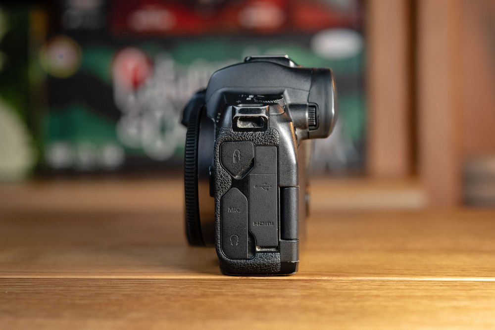 Фотоапарат Canon EOS R Body