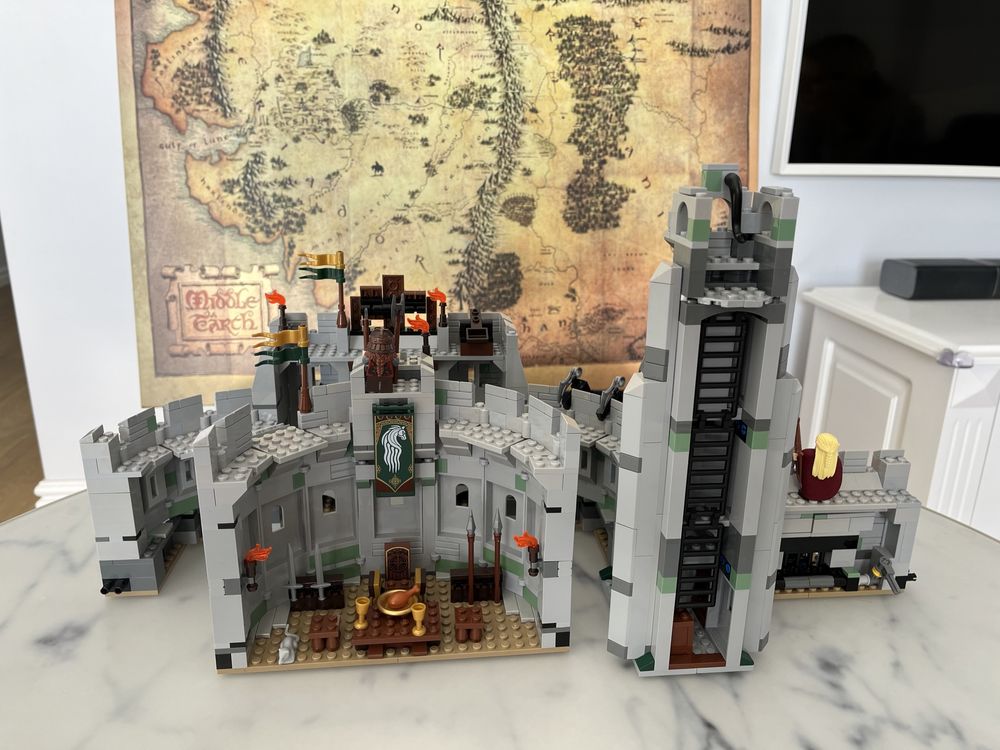 Lego Hobbit 9474 Bitwa o Helmowy Jar