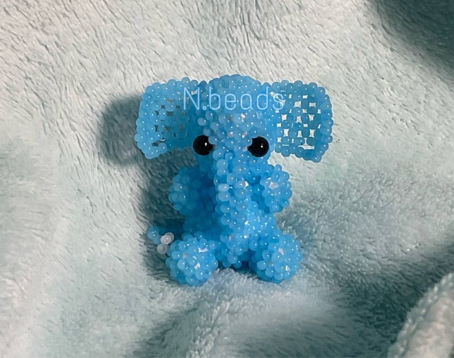 Слоненя амігурумі з бісеру, брелочок/ слоник фигурка из бисера, брелок