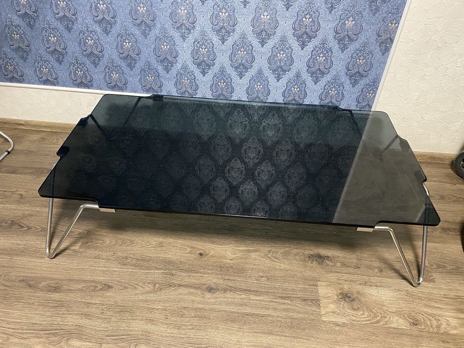 Продам скляний стіл