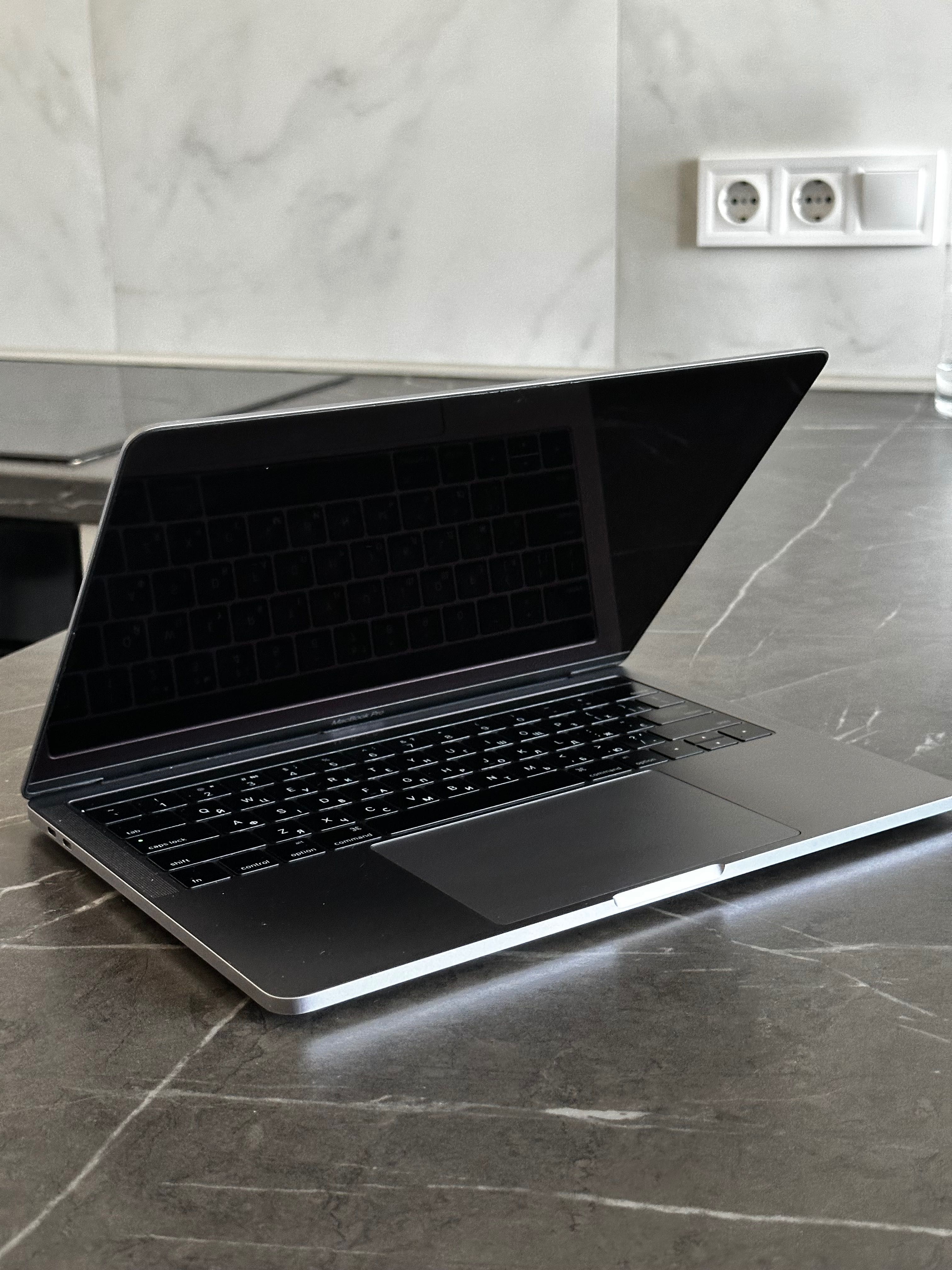 MacBook Pro 13" (2016) з Touch Bar | 16GB RAM
