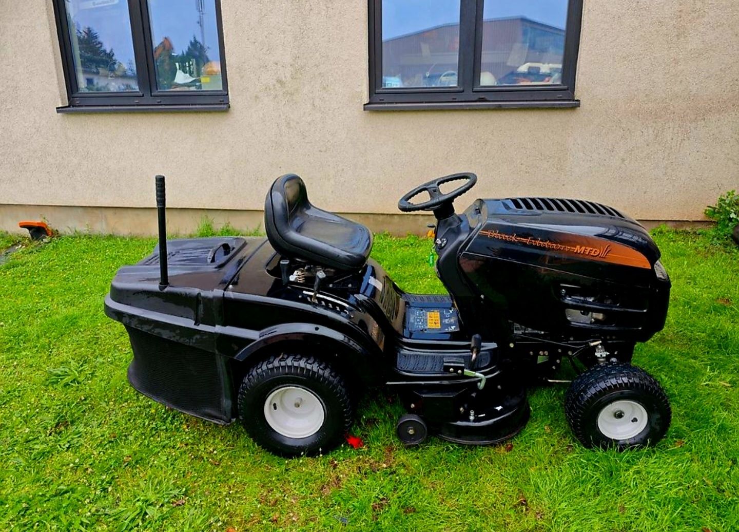 Traktorek  MTD Black Edition • 18 KM V2 dwutłokowy • Hydro