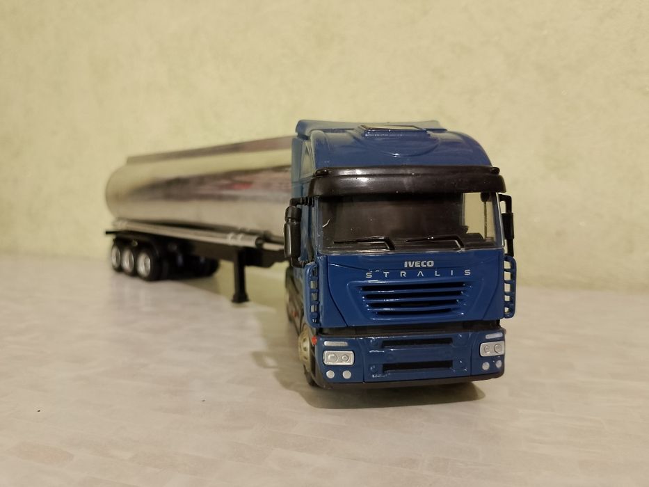 Scania 1 / 4 3 .