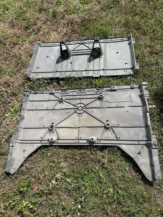 Smart 453 forfour TWINGO III płyta podwozia  osłona plastik  tył środek