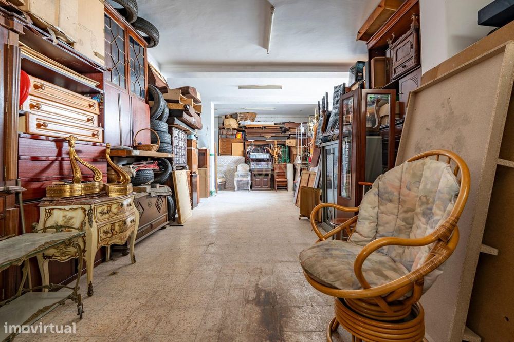 Espaço Para Comercio-Armazém- Serviços- Restauração-  Culto Religioso-