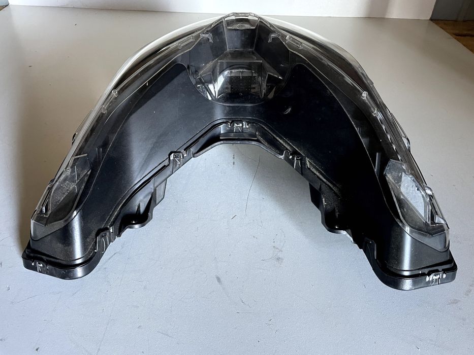 CZESCI Honda Forza NSS 125  350 18r 22r lampa reflektor przód przednia