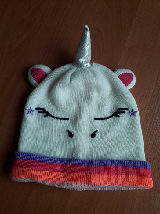 Чудова акрилова шапка вилорога на 5-7 років