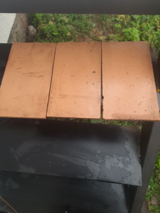 Продам плитку 15×15 біла ,50 шт15×25 коричнева .20 шт