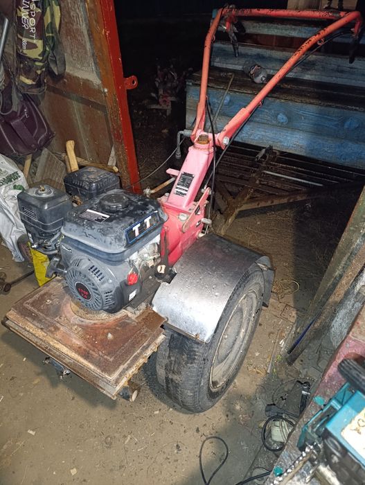 Мотоблок з причепом і фрезою