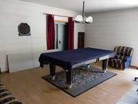 Mesa de Snooker + Porta tacos com tacos e giz