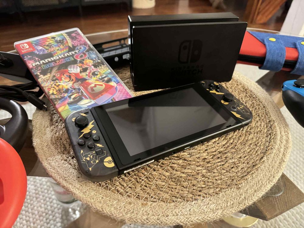 Nintendo Switch - 4 kontrolery, kierownice, karta 256gb, MARIO, dodatk