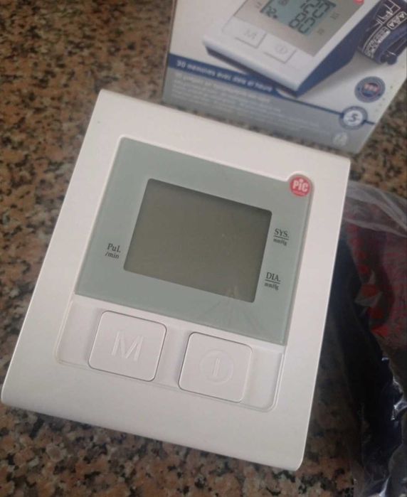 Máquina de medir tensão