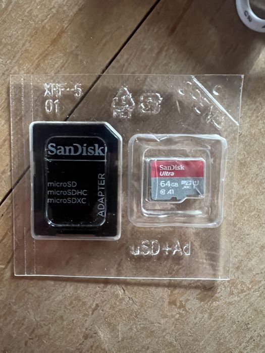 Kamera zewnętrzna IP WI-FI Hama  + karta pamieci 64 GB