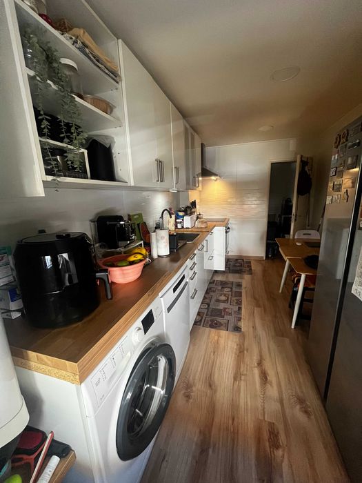 T2 Renovado em Queluz. Excelente localização.