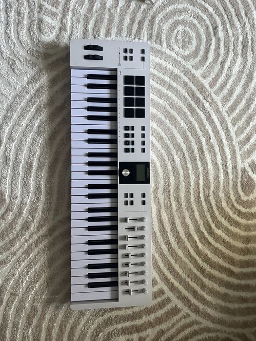 Продам MIDI Arturia Keylab Essential 49 White у майже новому стані