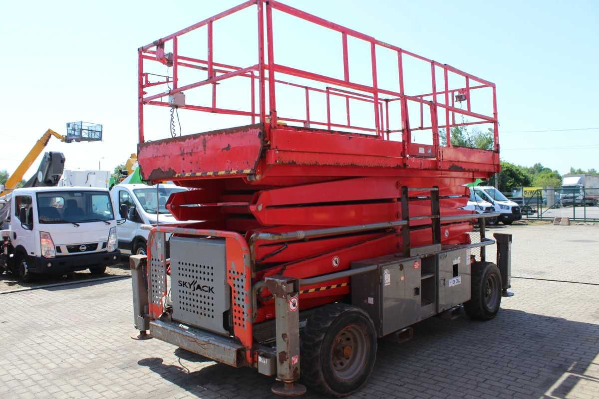 Skyjack SJ9250 - 2013r. nożycowy zwyżka 17m terenowy 4x4 udźwig 681kg