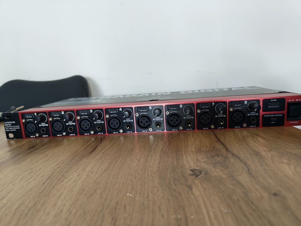 Behringer ada8200 interfejs 8 kanałowy