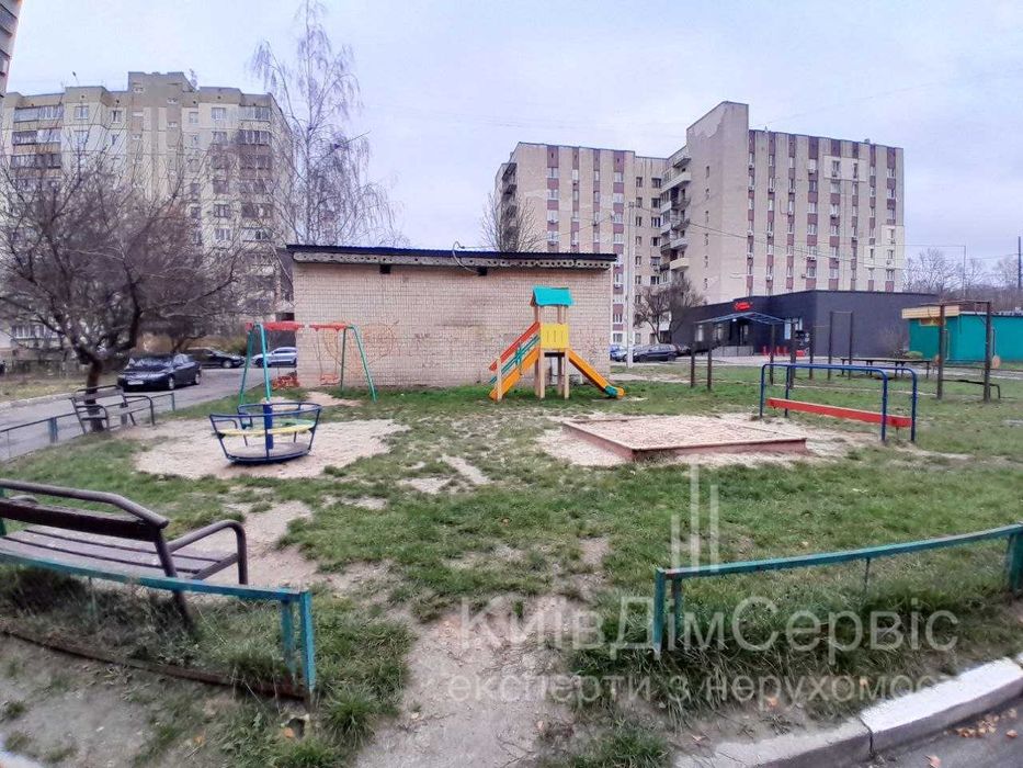 продам квартиру Бровари парк Перемоги Грушевського 3А