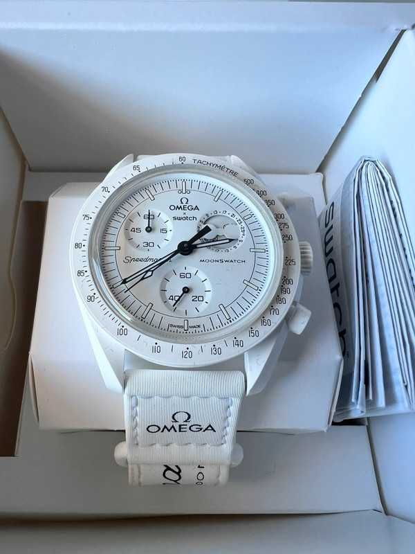 Omega x Swatch Moonphase Snoopy white -SO33W700