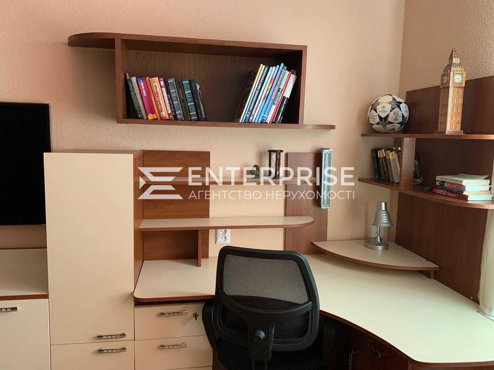 Продаж 3к квартири вул. Північна, Оболонський район