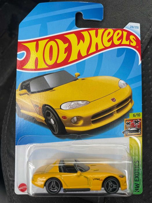 Hot Wheels 92 Dodge Viper RT/10