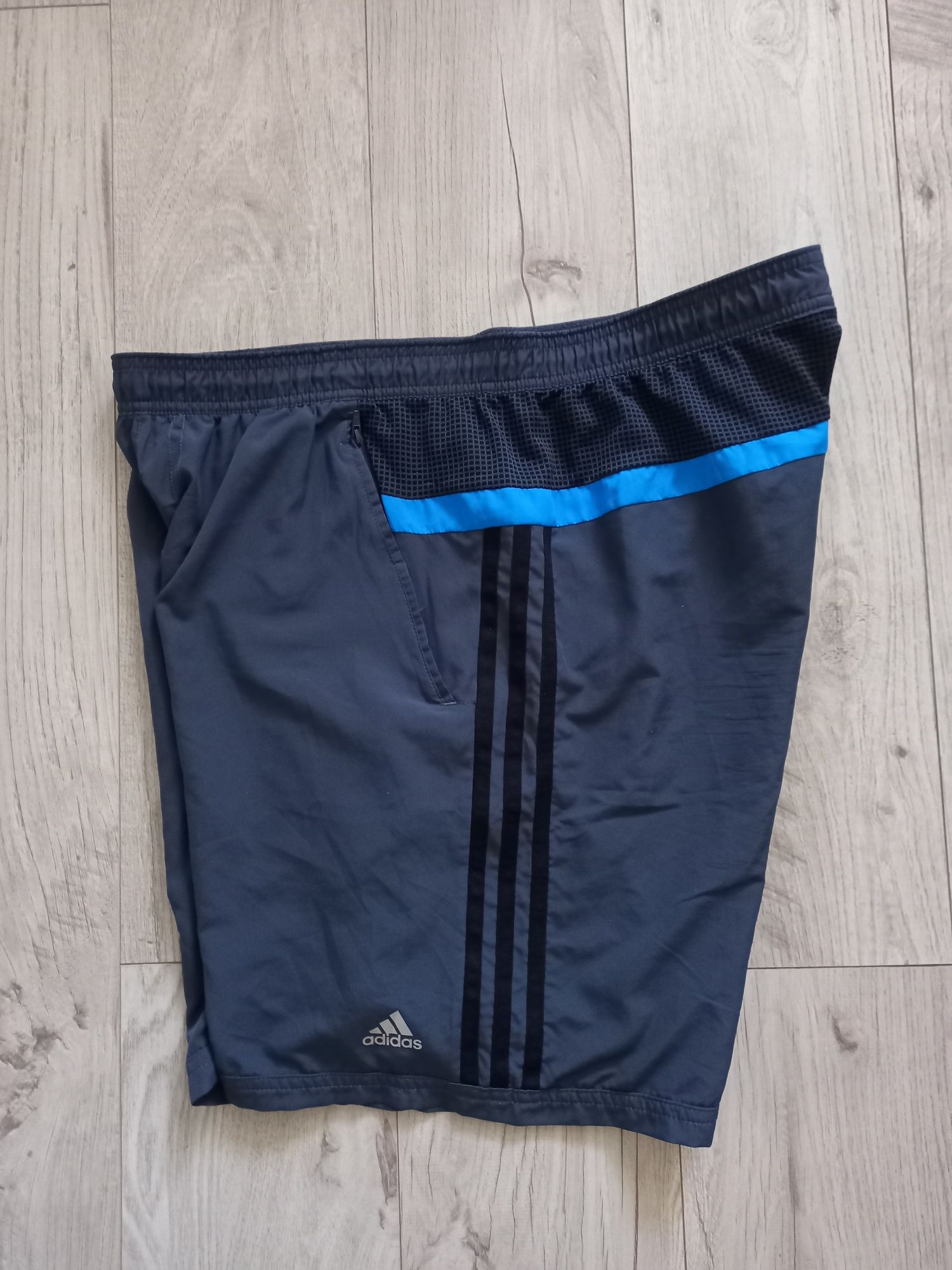 Продам шорты Adidas